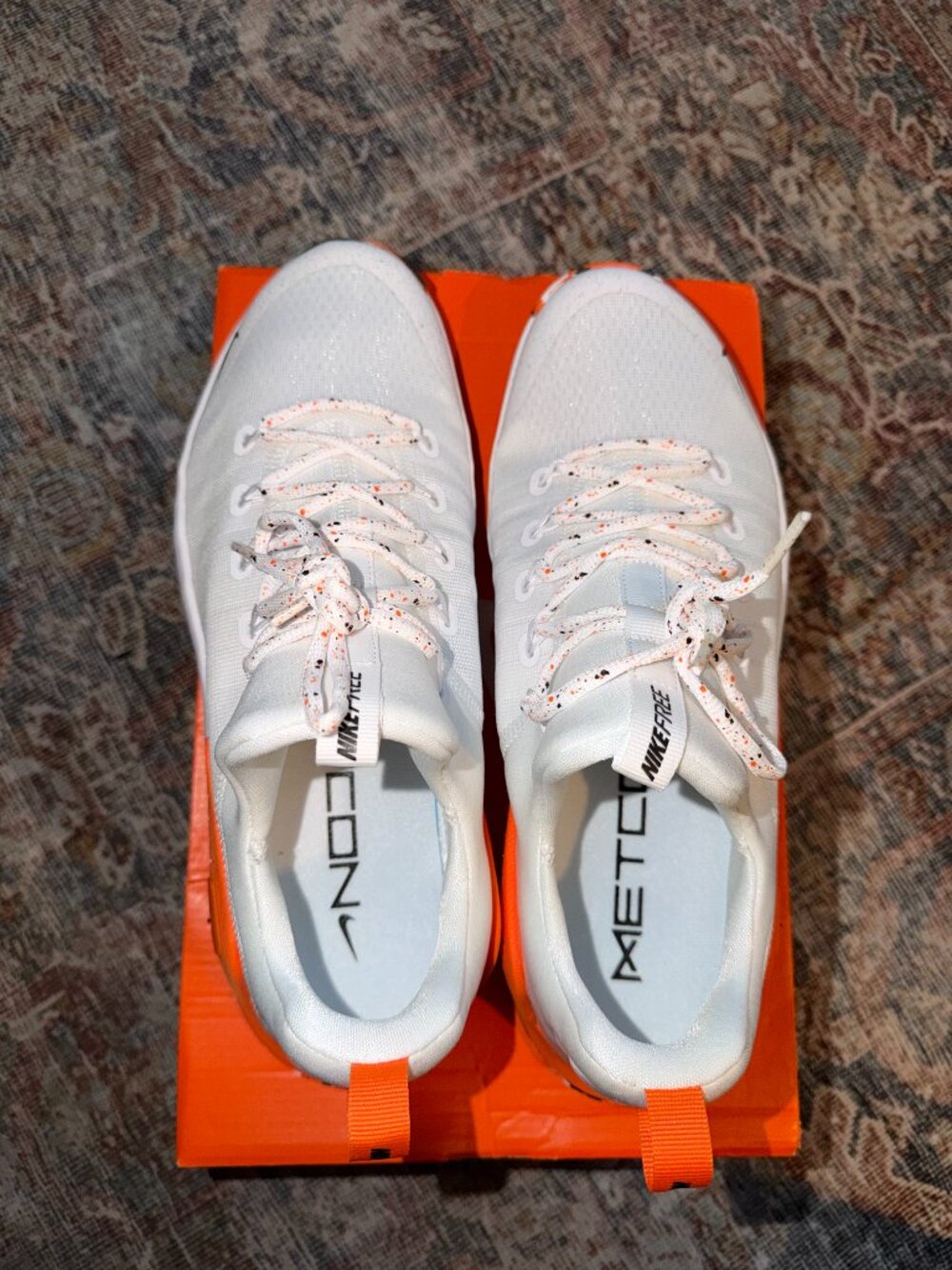 Nike Free Metcon 5 White/Safety Orange - Men's Size 11 (New in Box) - Picture 2 of 7